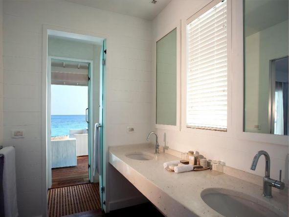 5* Diamonds Thudufushi - Maldives Package (7 Nights)