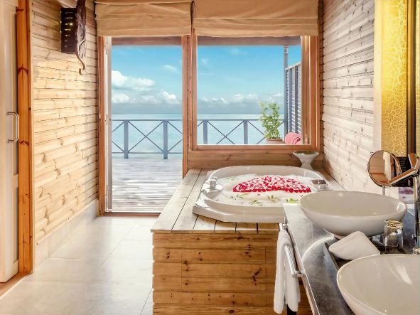 4* Komandoo Maldives Island Resort - Maldives Package (7 Nights)