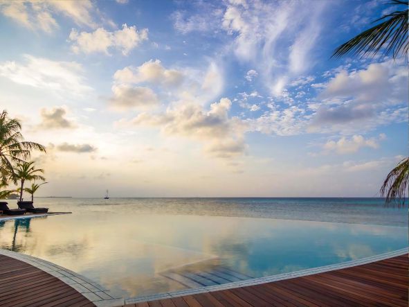 4* Kuredu Island Resort & Spa - Maldives Package (7 Nights)