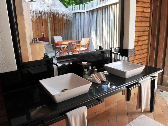 4* Komandoo Maldives Island Resort - Maldives Package (7 Nights)