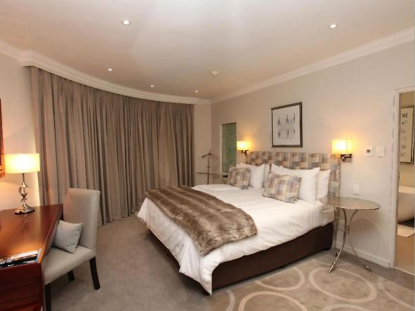 4* Indaba Hotel & Chiefs Boma African Themed Restaurant Buffet Dinner