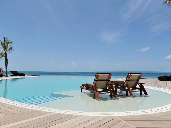4* Komandoo Maldives Island Resort - Maldives Package (7 Nights)