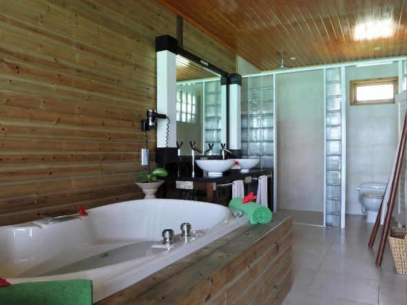 4* Komandoo Maldives Island Resort - Maldives Package (7 Nights)