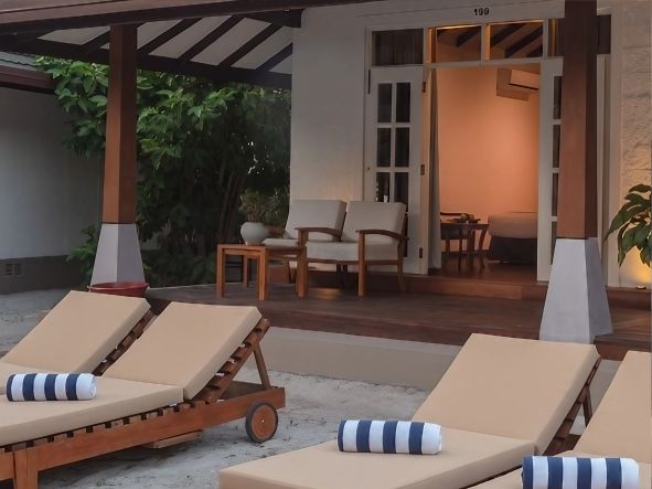 4* Adaaran Select Meedhupparu - Maldives Package (7 Nights)