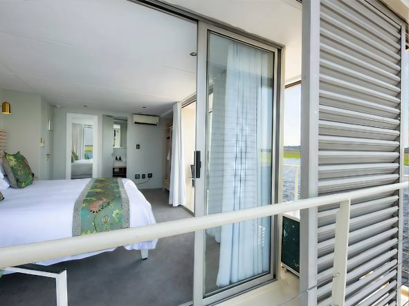 5* Zambezi Queen Safari Boat - 3 Night Package