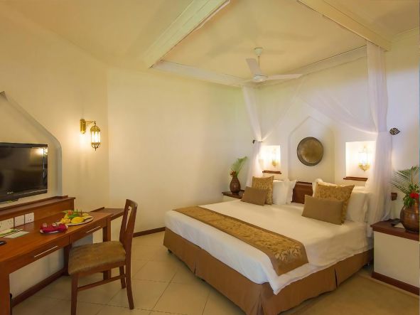 4* Sea Cliff Resort & Spa - Zanzibar Package (7 Nights)
