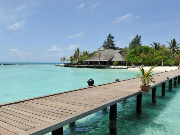 4* Komandoo Maldives Island Resort - Maldives Package (7 Nights)