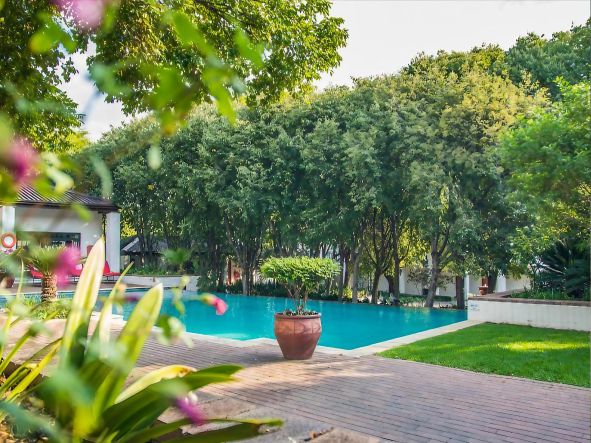 4* Indaba Hotel & Chiefs Boma African Themed Restaurant Buffet Dinner