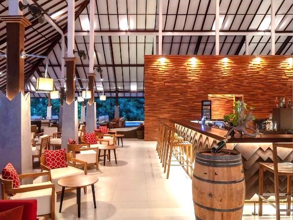 4* Adaaran Select Meedhupparu - Maldives Package (7 Nights)