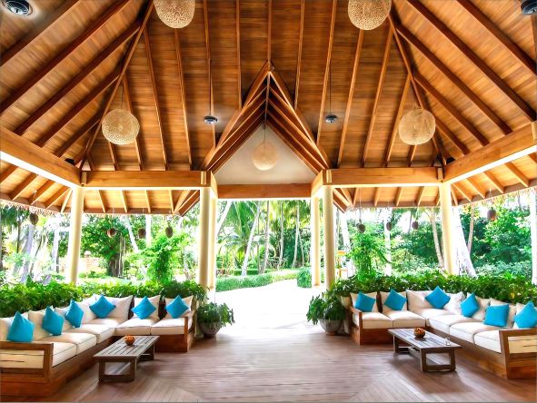 4* Reethi Faru Resort - Maldives Package (7 Nights)