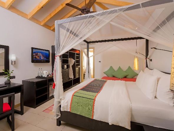 4* Vilamendhoo Island Resort & Spa - Maldives Package (7 Nights)