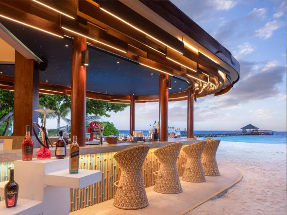 4* Adaaran Select Meedhupparu - Maldives Package (7 Nights)