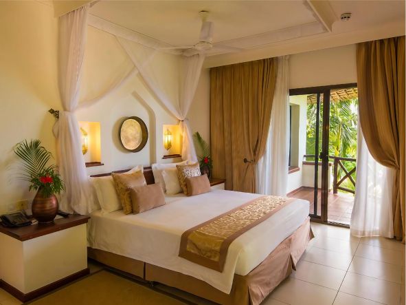 4* Sea Cliff Resort & Spa - Zanzibar Package (7 Nights)