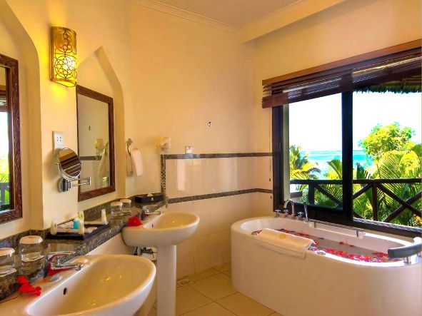 4* Sea Cliff Resort & Spa - Zanzibar Package (7 Nights)
