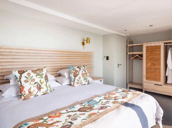 5* Zambezi Queen Safari Boat - 3 Night Package