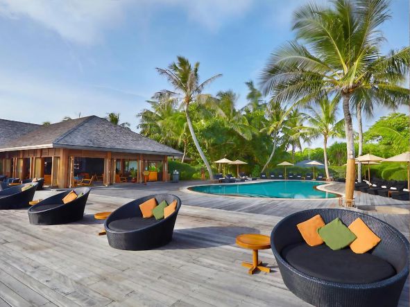 4* Kuredu Island Resort & Spa - Maldives Package (7 Nights)