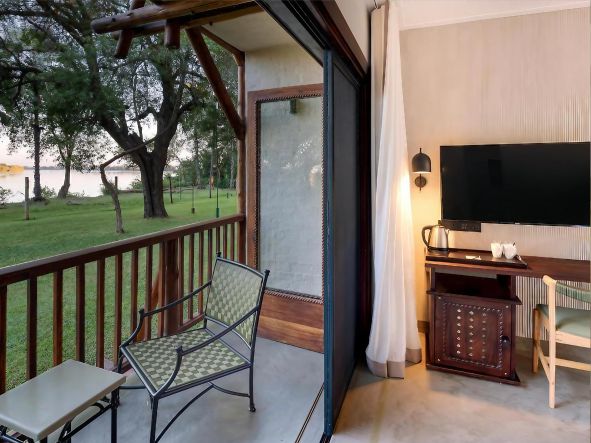 4* David Livingstone Safari Lodge & Spa - Livingstone Package (3 Nights)