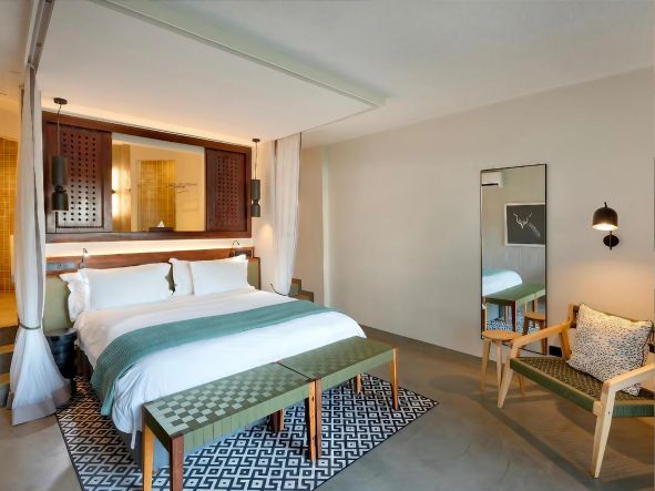 4* David Livingstone Safari Lodge & Spa - Livingstone Package (3 Nights)