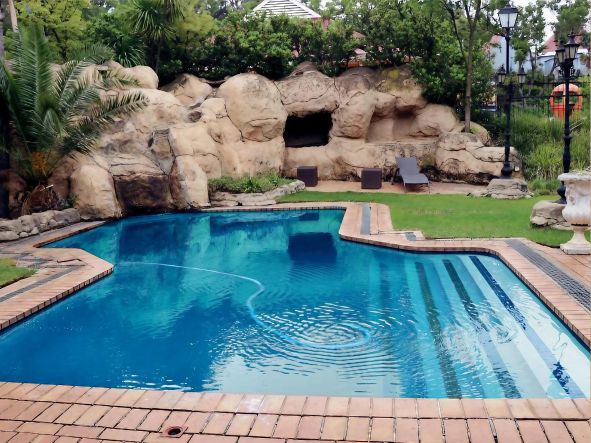 4* Gold Reef City Theme Park Hotel - Johannesburg Package (2 Nights)