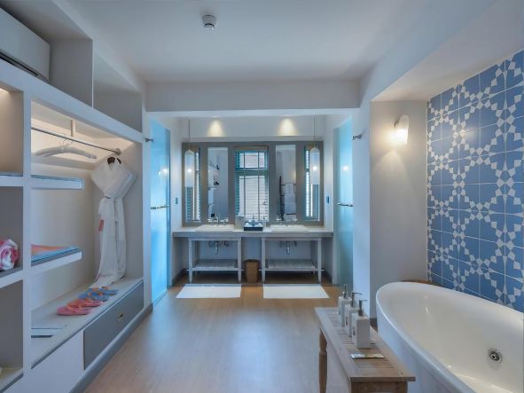 5* Cora Cora - Maldives Package (7 Nights)