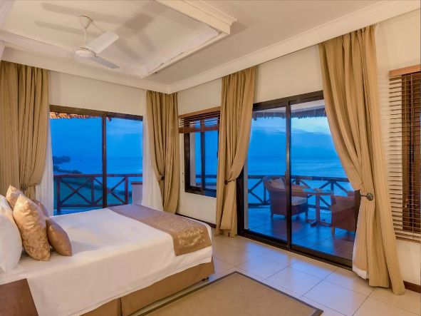 4* Sea Cliff Resort & Spa - Zanzibar Package (7 Nights)
