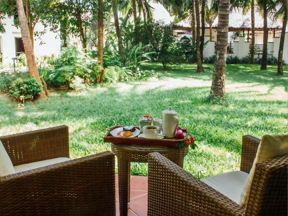 4* Sea Cliff Resort & Spa - Zanzibar Package (7 Nights)