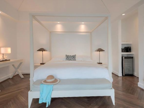 5* Diamonds Thudufushi - Maldives Package (7 Nights)